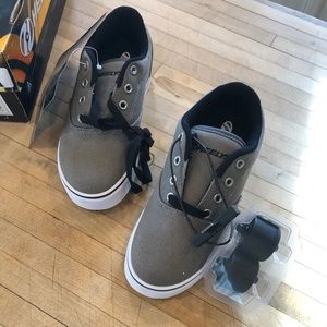 Kids Grey Heelys Size 2 Youth